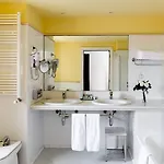 Hotel De 4*